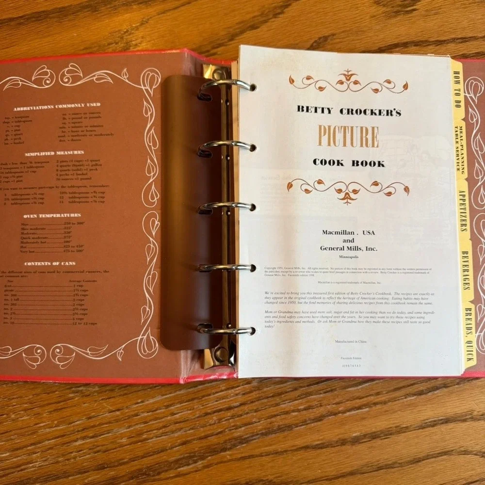 Betty Crocker Picture Cook Book 1950 Facsimile 1998 Red Binder Good Condition